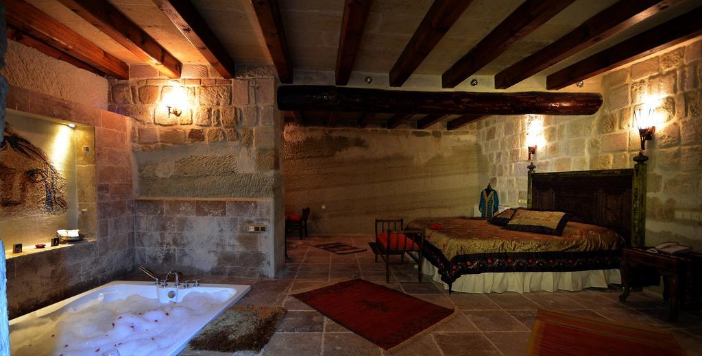 אורגופ Sinasos Palace Cave Hotel מראה חיצוני תמונה