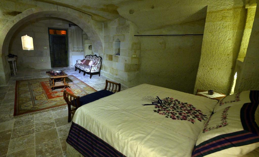 אורגופ Sinasos Palace Cave Hotel מראה חיצוני תמונה