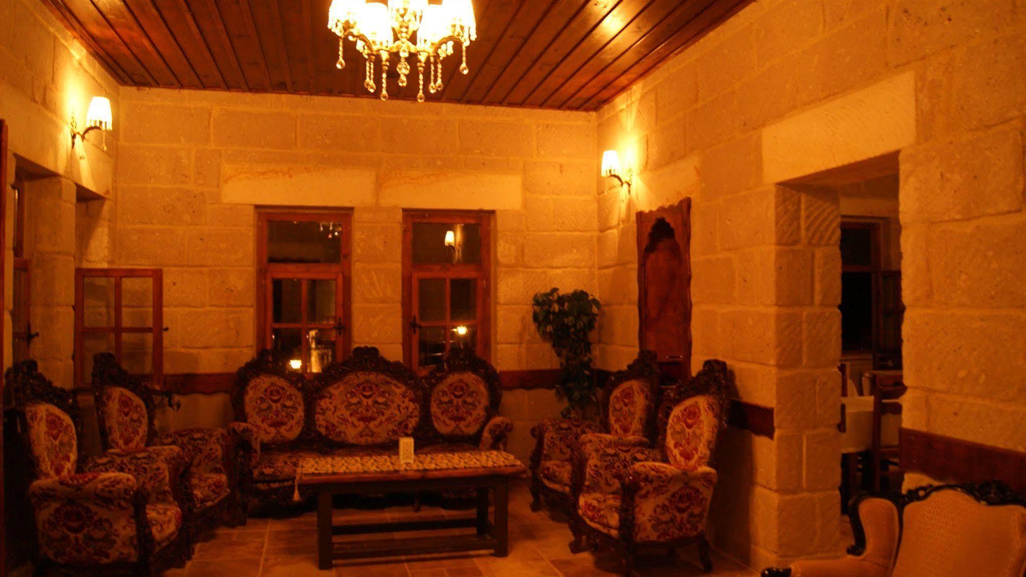 אורגופ Sinasos Palace Cave Hotel מראה חיצוני תמונה